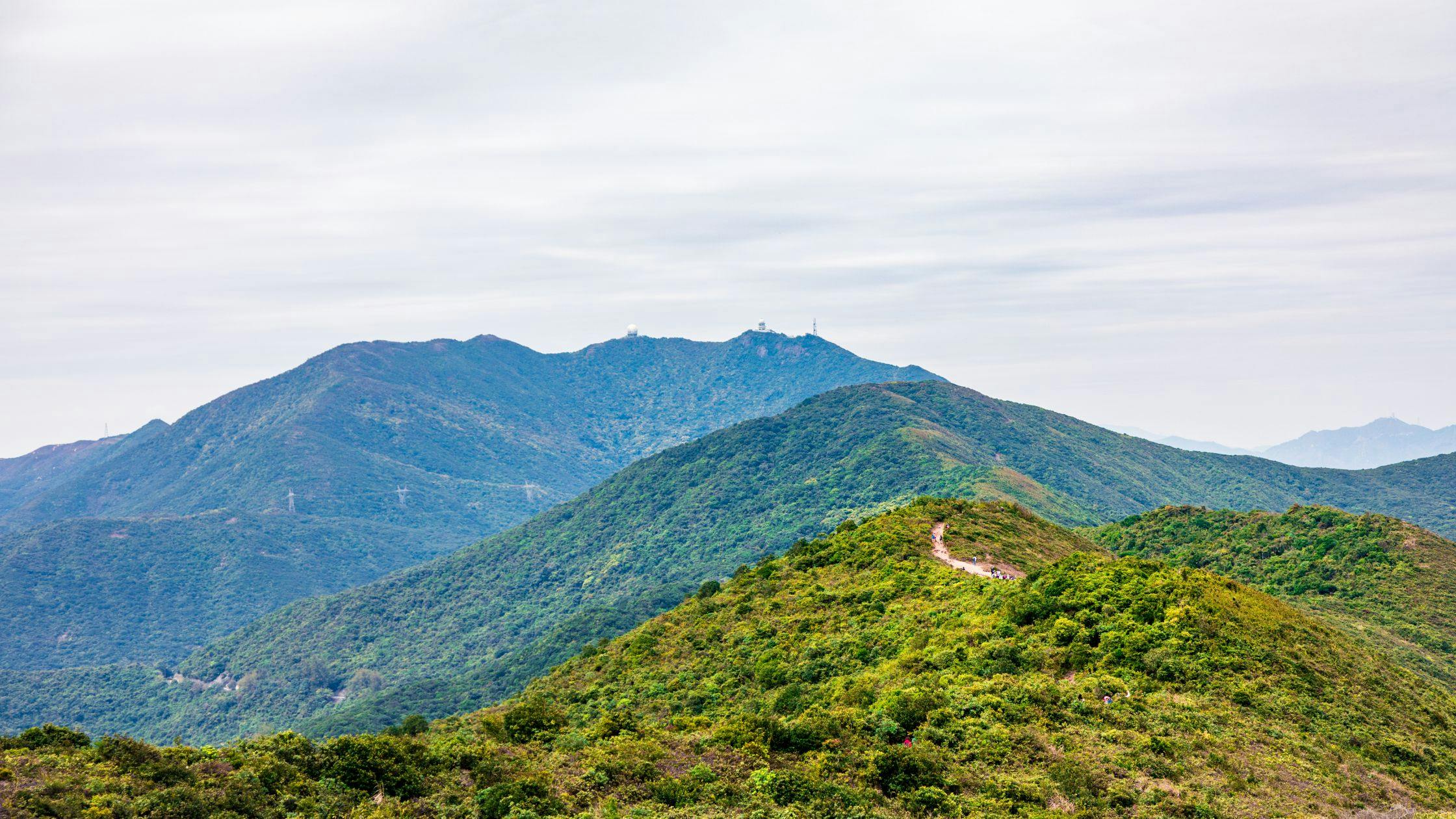 Hike the Dragon’s Back Trail